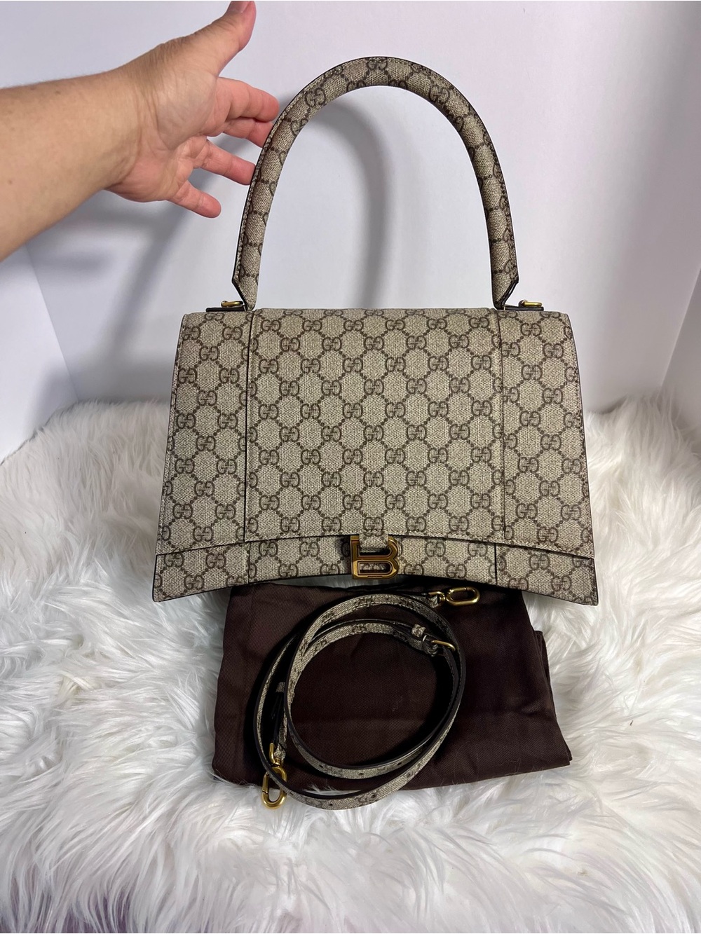 Gucci x Balenciaga GG Supreme CanvasThe Hacker Project Medium Hourglass with COA